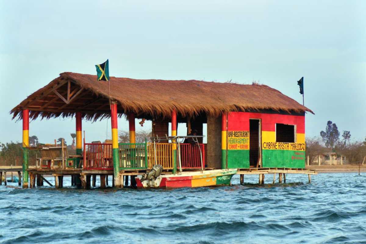 Cabane rasta mar-lodj, canoës kayak, musique, détente, baignade, hébergement ( tentes, cabane)